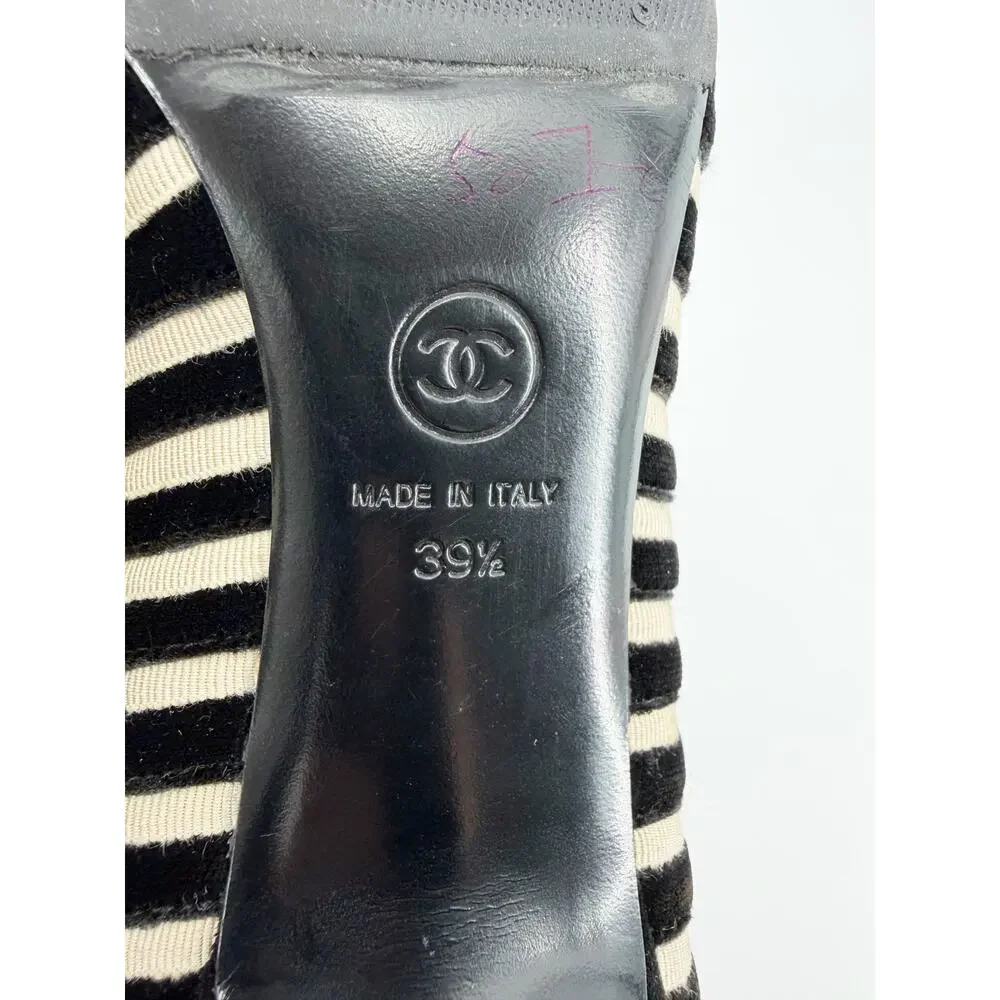 Chanel Pumps Striped Velvet Cap Toe Interlocking CC Logo Black White 39.5 9.5